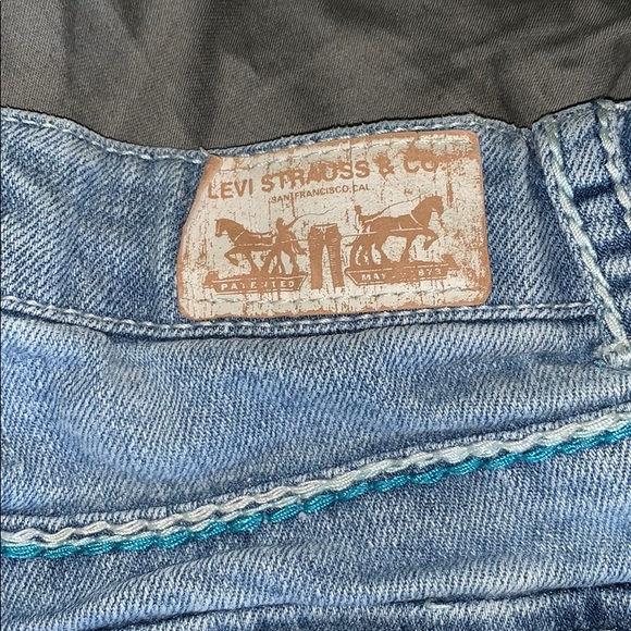 Levi’s girls denim shorts! - Picture 4 of 5